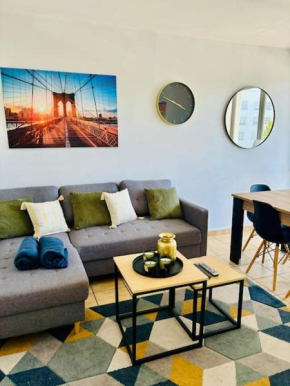 Appartement Cosy Mérignac centre proche Tram, Parking